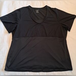 Reebok women's size 22/24 black short sleeve athletic style shirt